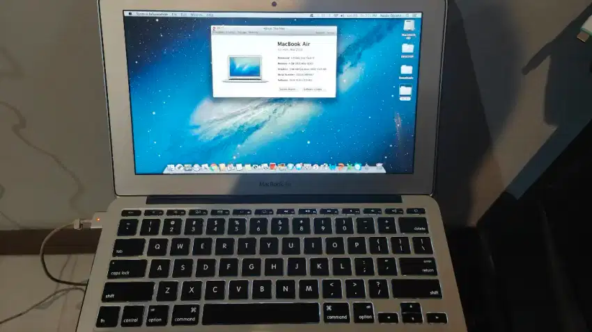 Apple Macbook Air 11 inci 4/128GB like new full ori