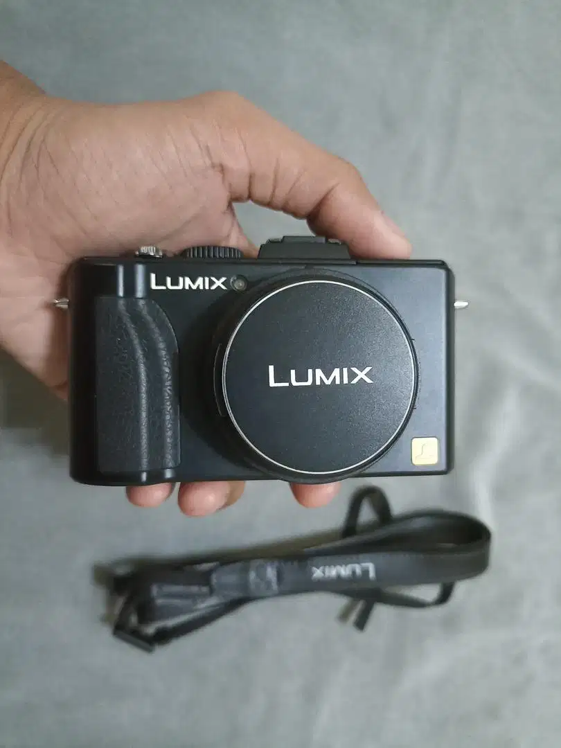 LUMIX LX-5 with LEICA LENS