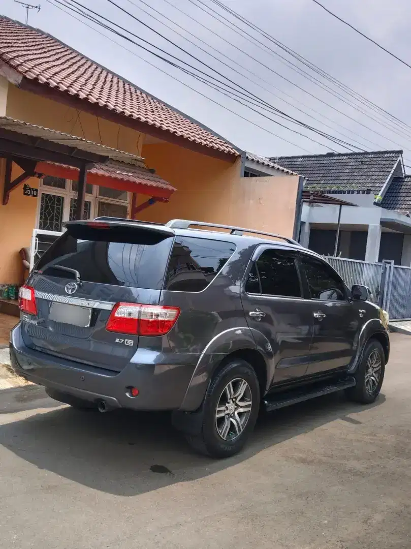 Toyota Fortuner G 2.7 Luxury MATIC Mobil Ex Pakaian Orang Tua