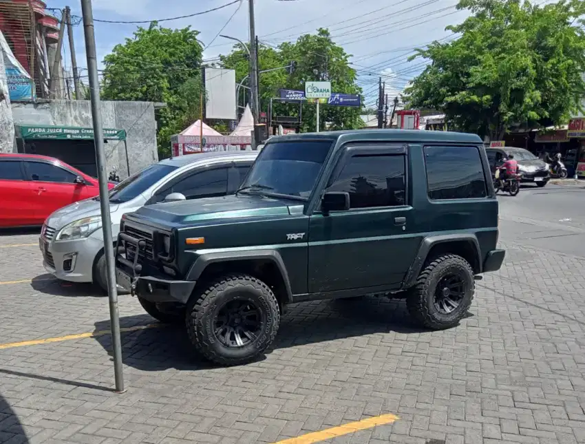 Jual Taft GT 4x4 tahun 1992.surat lengkap, pajak hidup, W Gresik.