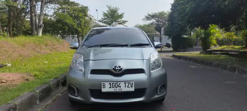 Toyota Yaris J at 2012 abu2 met