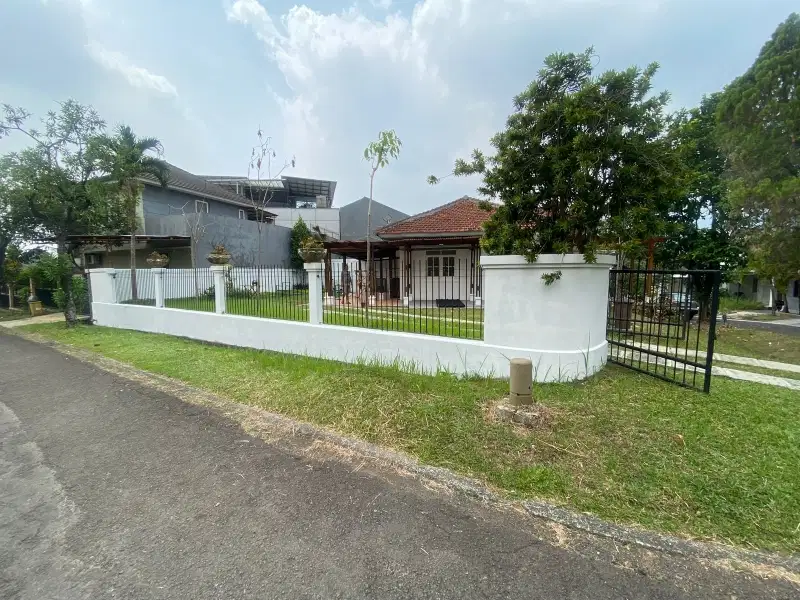 di jual rumah murah halaman luas hook view gunung Sentul city