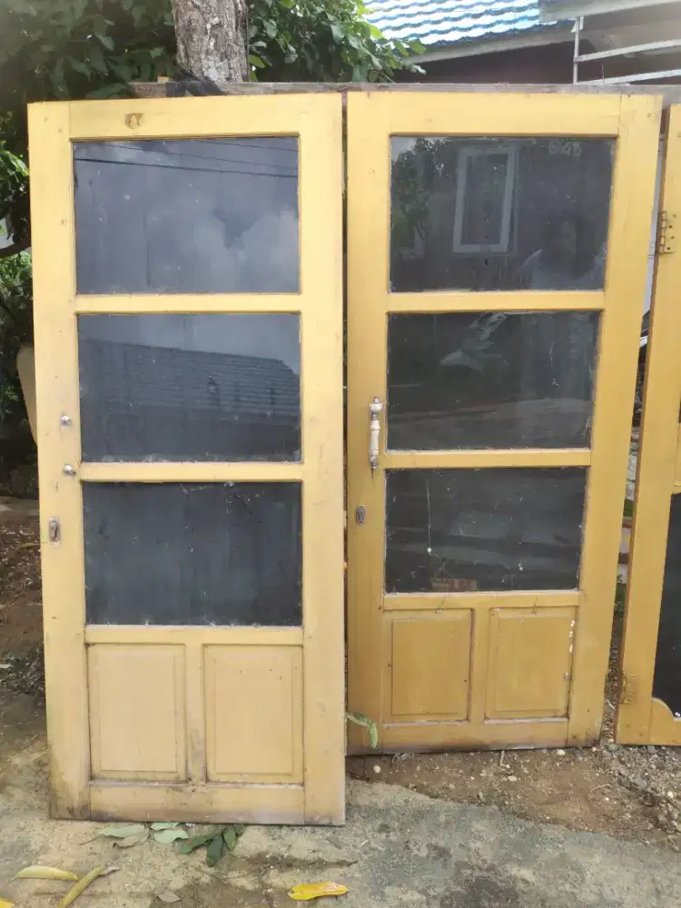 Pintu kaca gelap 180x80 cm