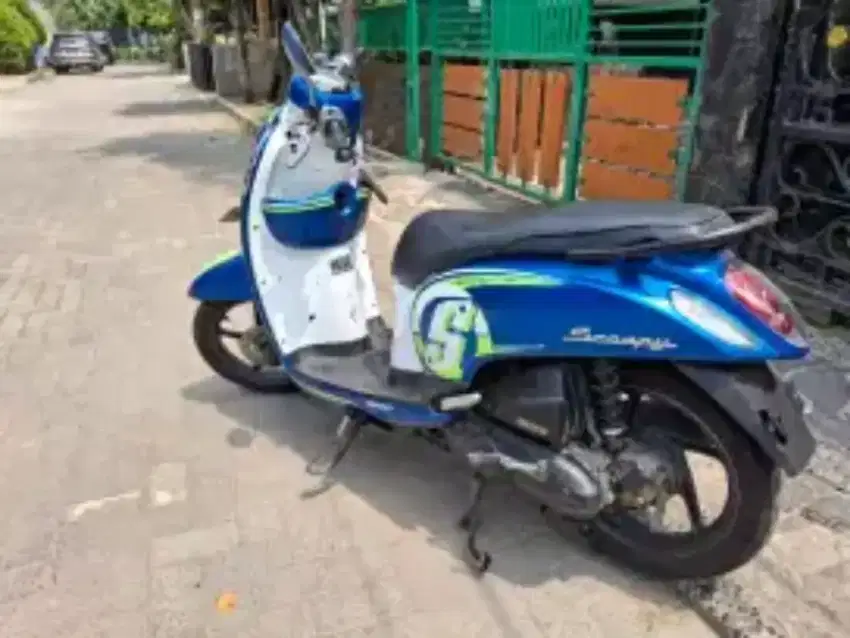 Scoopy ESP 2016 biru Butuh uang cepat