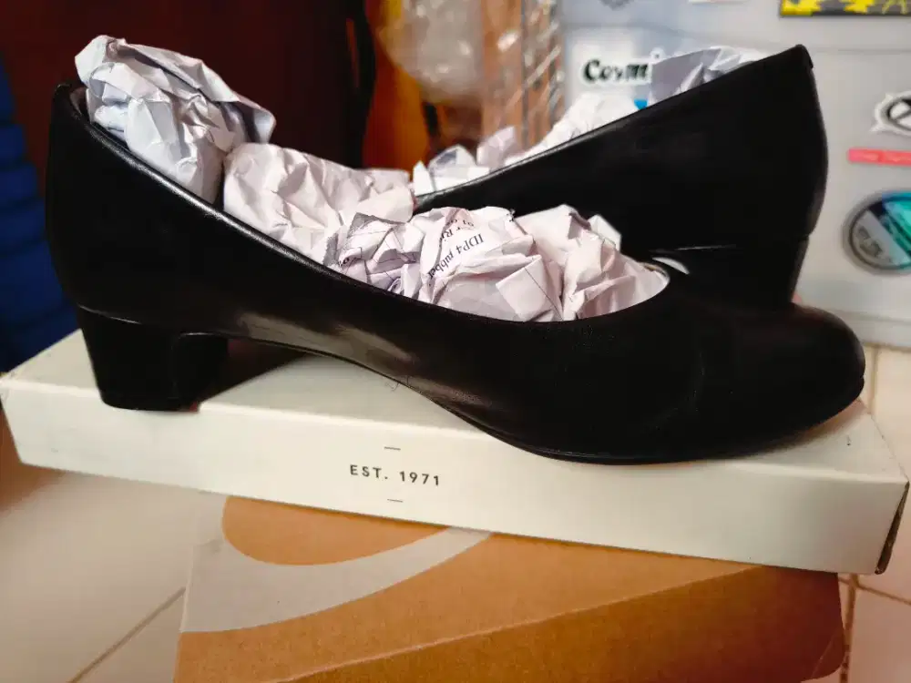 Sepatu Pantofel Rockport