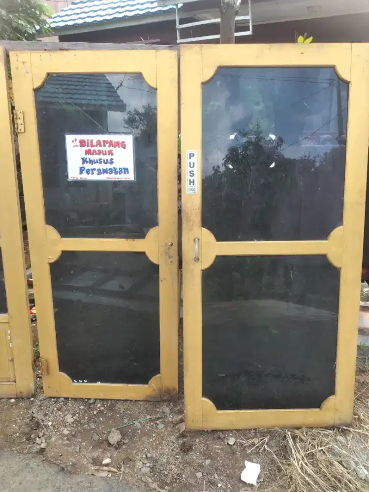 Pintu kaca gelap 180x80 cm