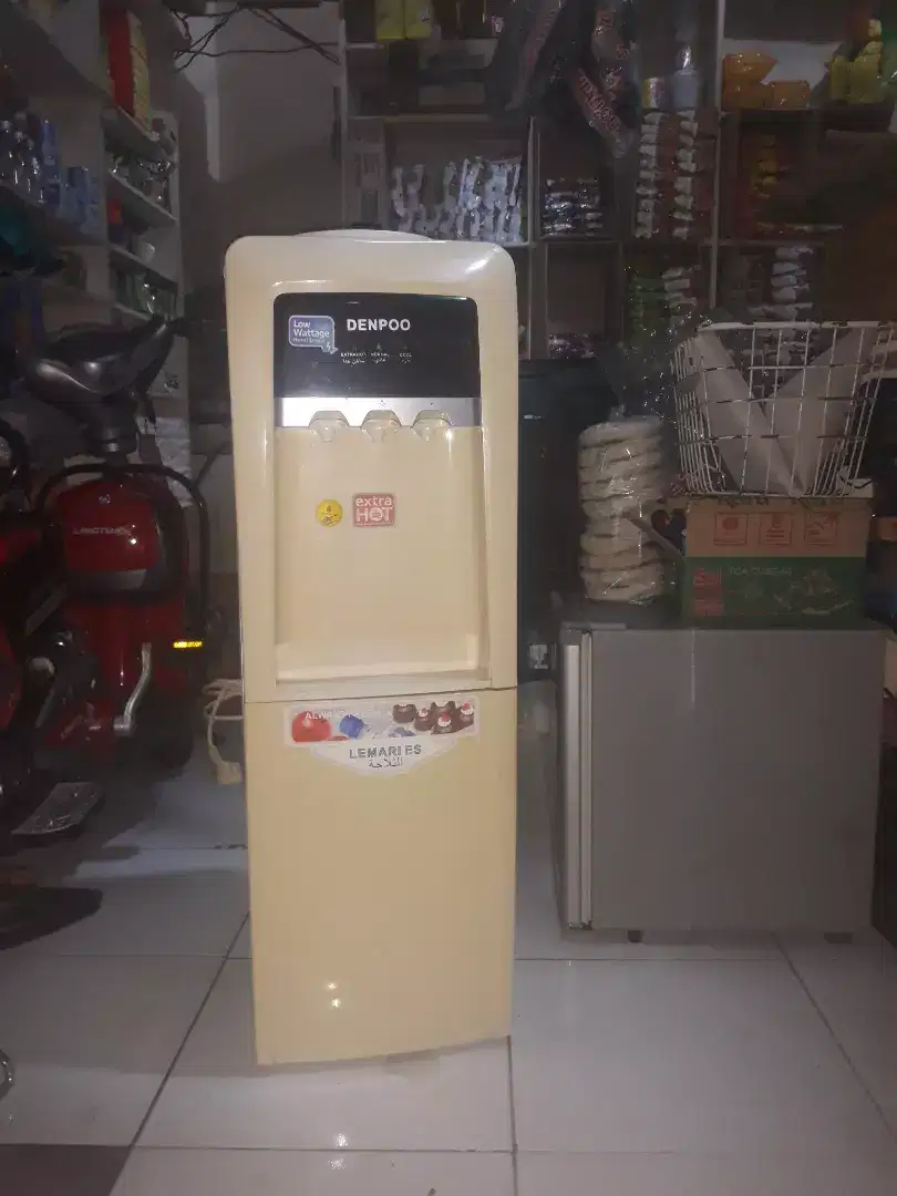 DISPENSER + LEMARI ES BAGJAN BAWAH