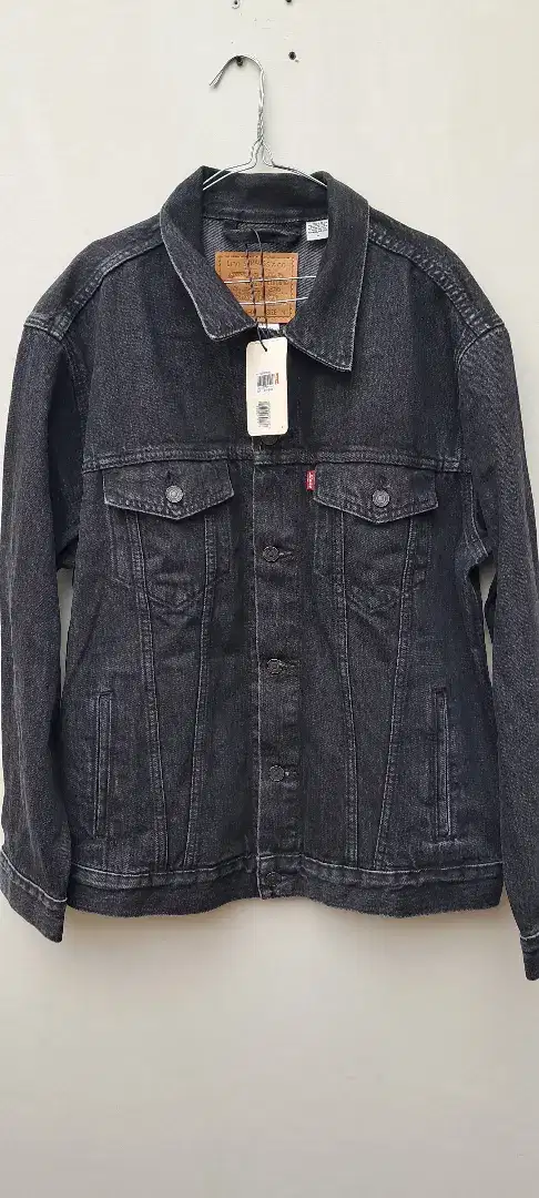 Jaket jeans denim hitam wash merk levis relaxed size M