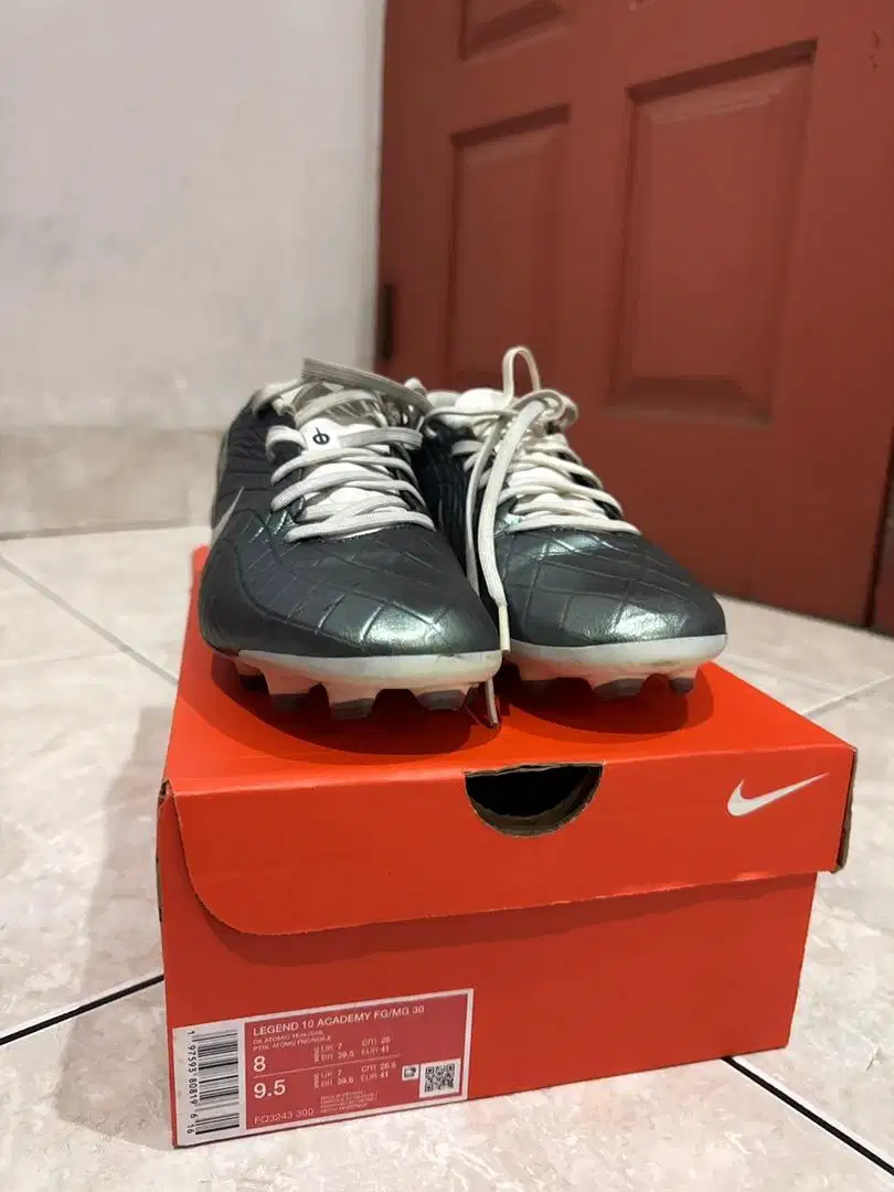 Sepatu Bola Nike Legend 10