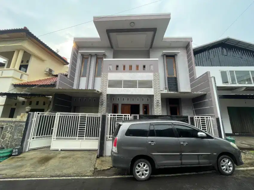 DIKONTRAKKAN RUMAH