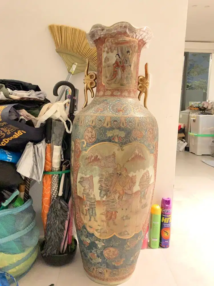 DIJUAL!! Guci motif Jepang (antik)