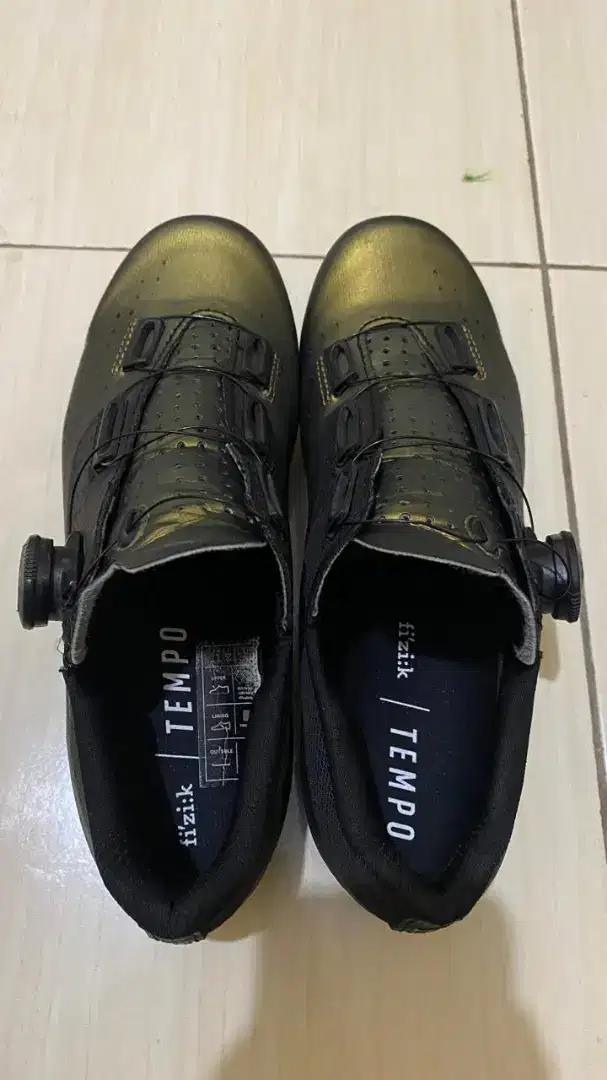 Sepatu Roadbike Fizik Size 38 Carbon