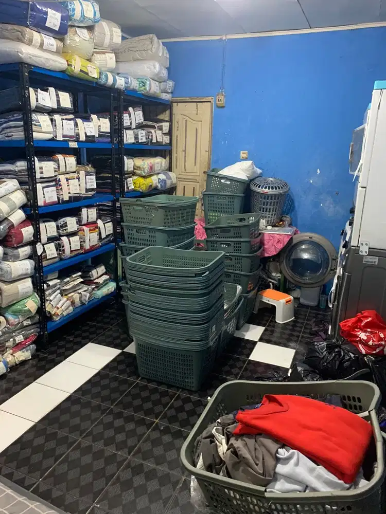 BUTUH CEPAT KARYAWATI LAUNDRY GROGOL JAKARTA BARAT