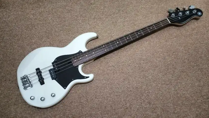 Bass Yamaha BB 234