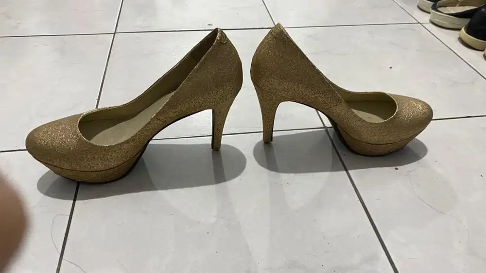 Sepatu Hils Amante Gold Original