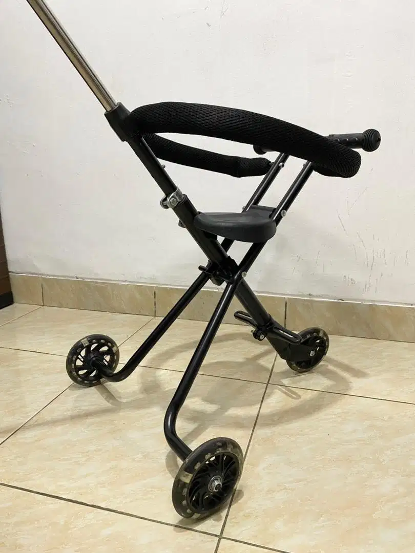 Stroller Anak 3 Roda (Hitam)