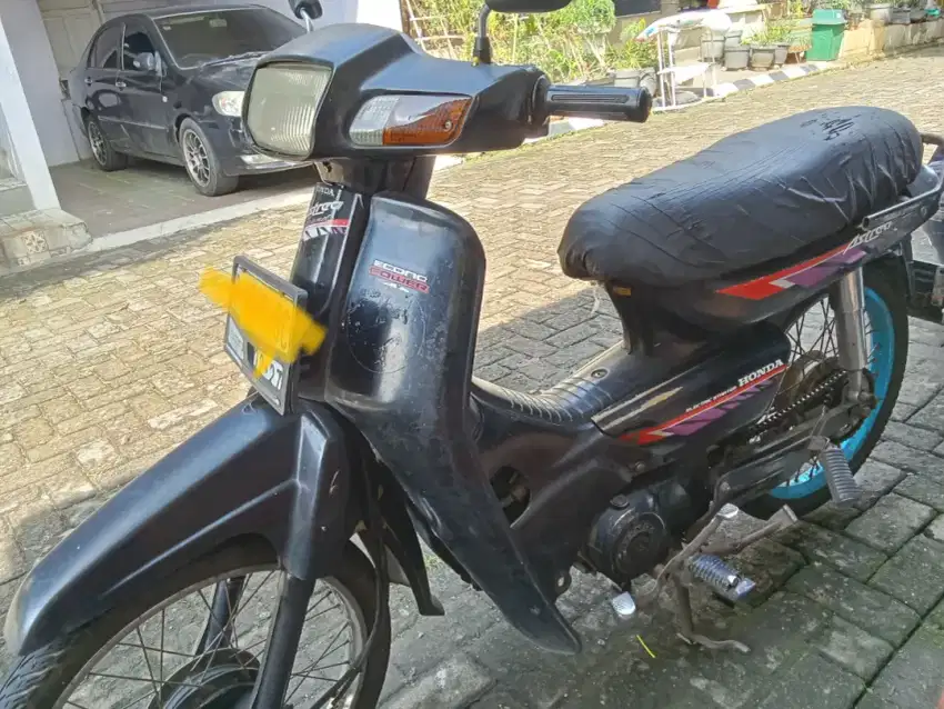 Astrea Grand Bulus tangan pertama