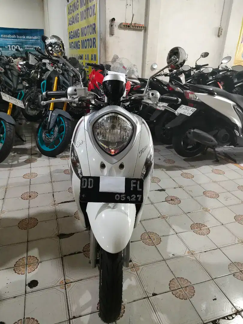 Yamaha fino premium 125 cc 2022 putih