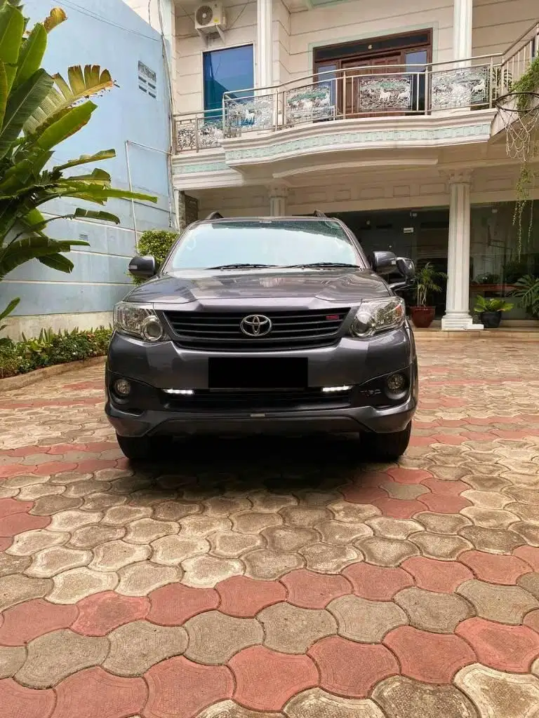 TOYOTA FORTUNER G TRD 2.7 AT 2014