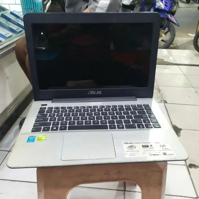 Laptop Gaming & Desain Graphics
Asus A455L
Proc Intel Core i3-5005U