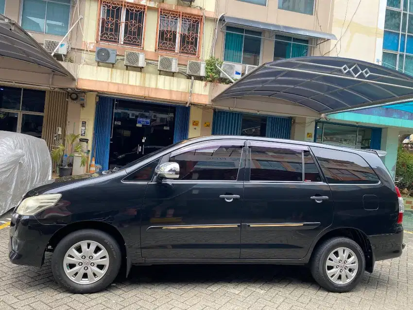 Toyota Kijang Innova (2013)