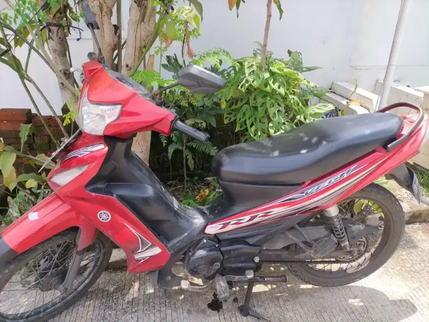 Yamaha vega merah