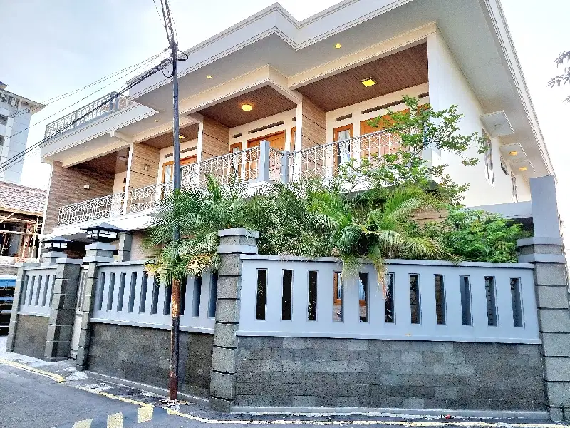 Rumah Mewah Lux 2.5 Lt Full Furnished Solo Kota