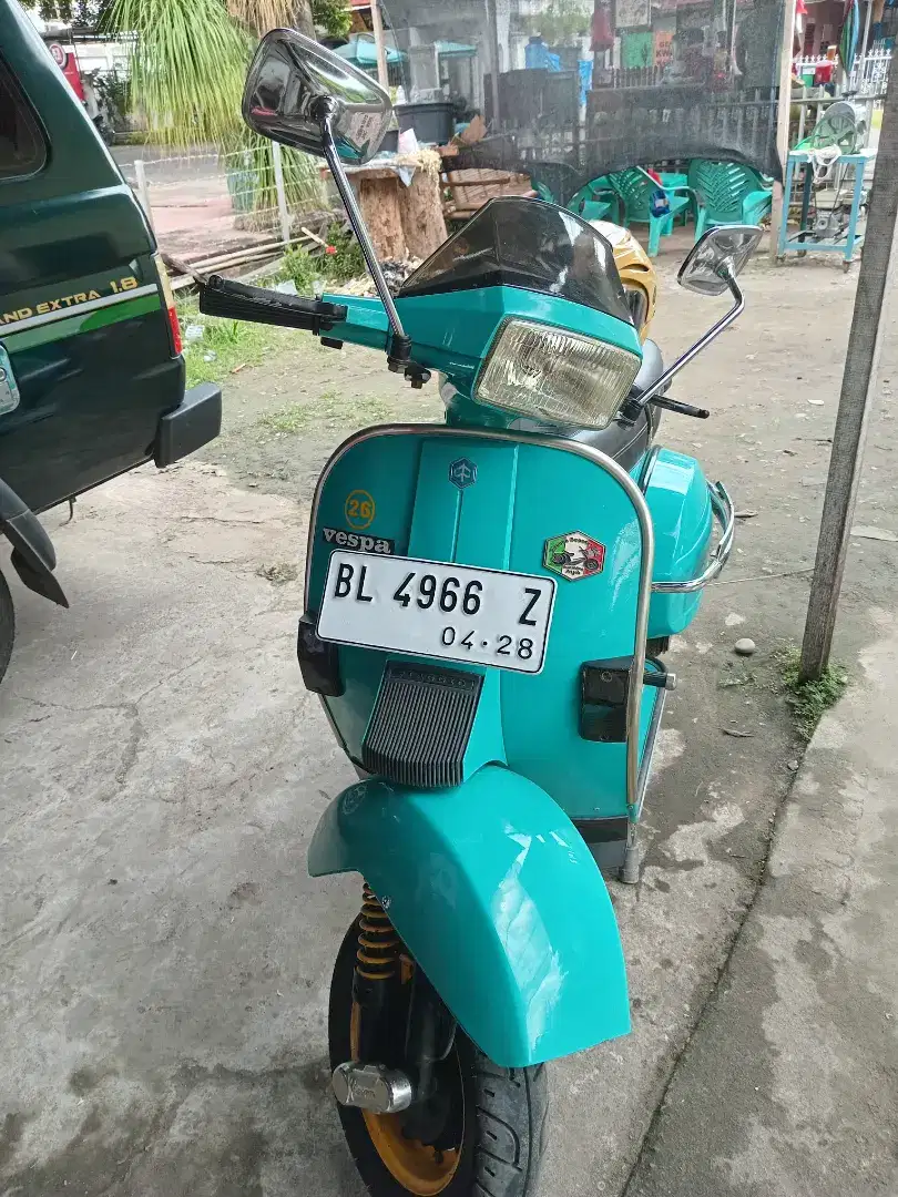 For sale. Vespa Excel 2002. Mesin ori, surat lengkap.