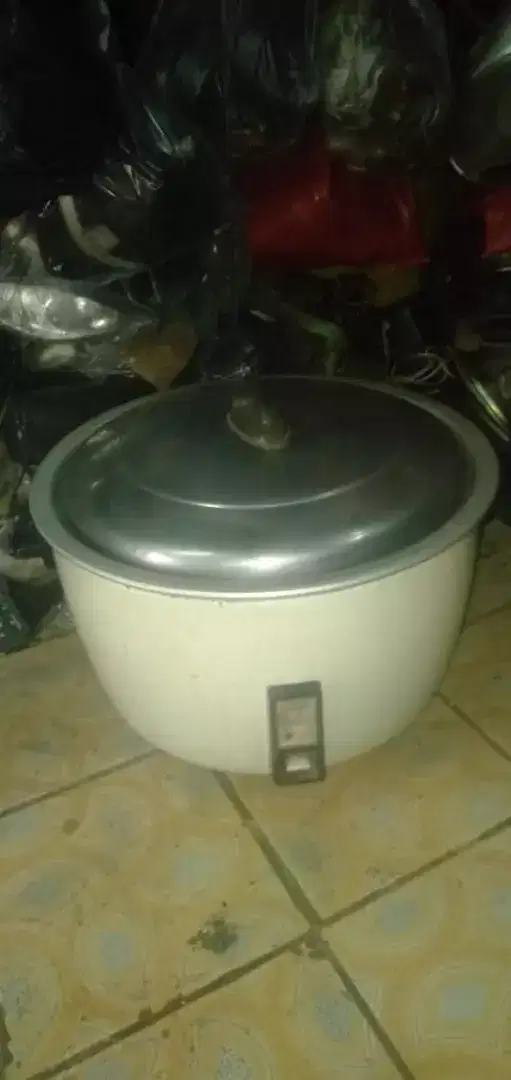 Cocok utk usaha rmh mkn race coker sharp 7kg kond normal terawat cpt