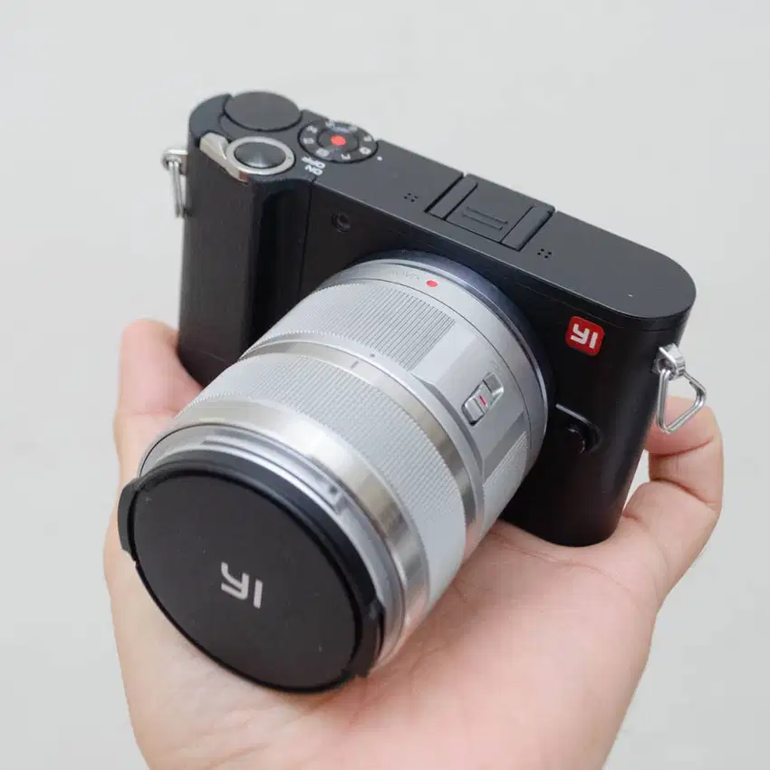 Kamera mirrorless Xiaomi Yi M1 kit 12-40mm