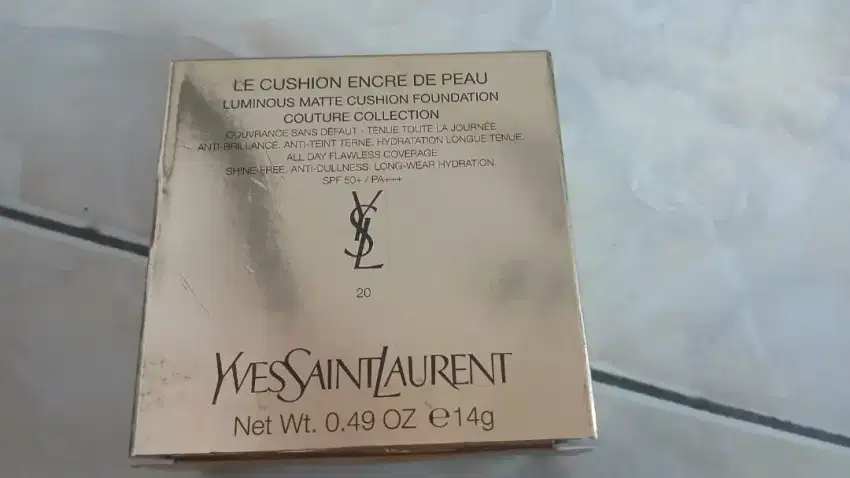 YSL Le Cushion Encre de Peau Matte Cushion Foundation