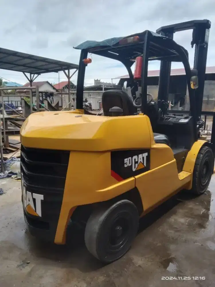 Forklift 5 Ton 3 Meter Caterpillar