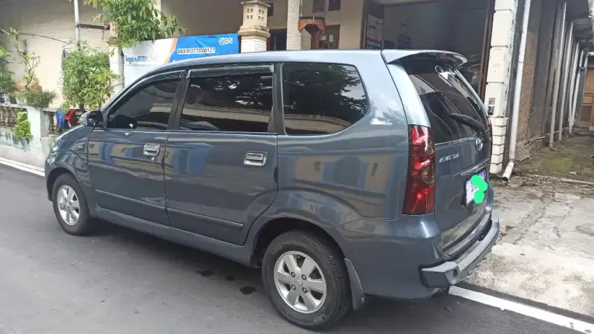 Suzuki Avanza tahun 2009