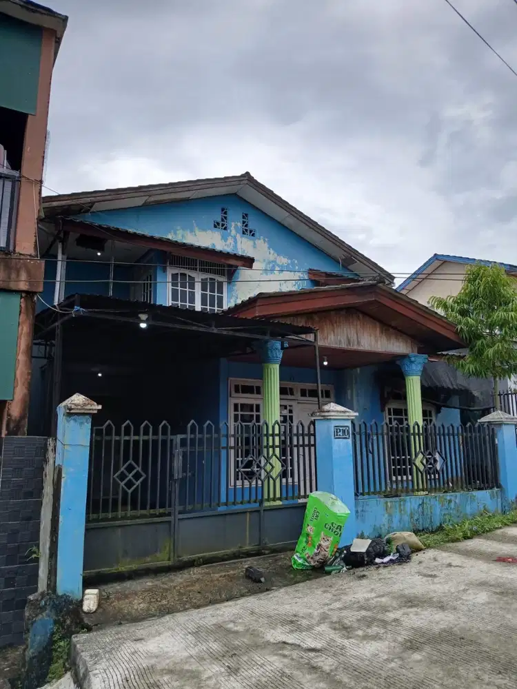Disewakan rumah tingkat 2 lantai Balikpapan murah!!