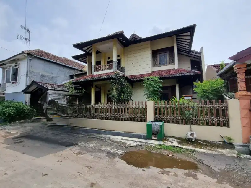 Rummah murah 2 lantai lebar 15 m daerah bunga² luas 298m²