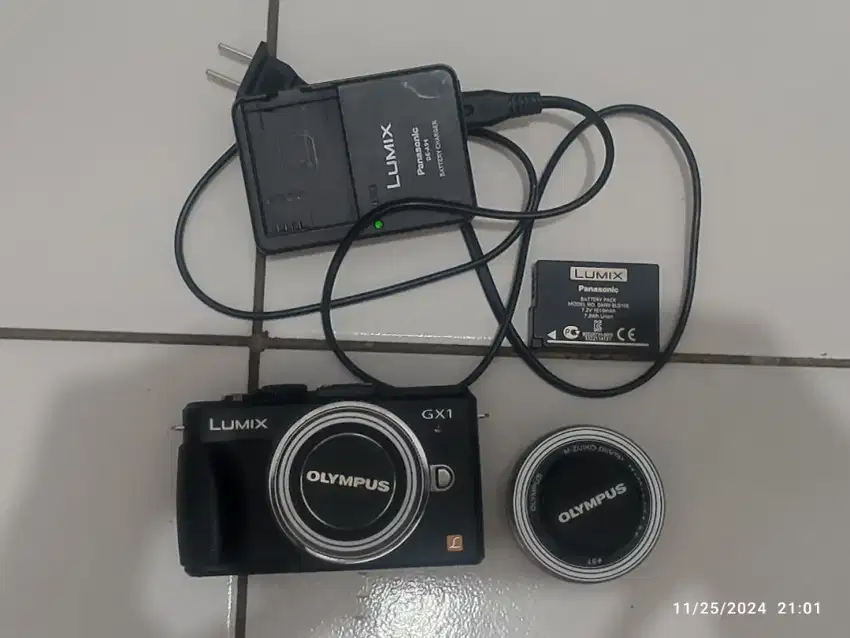 Jual Kamera Lumix GX1 lensa kit 14-42 dan 45mm F1.8