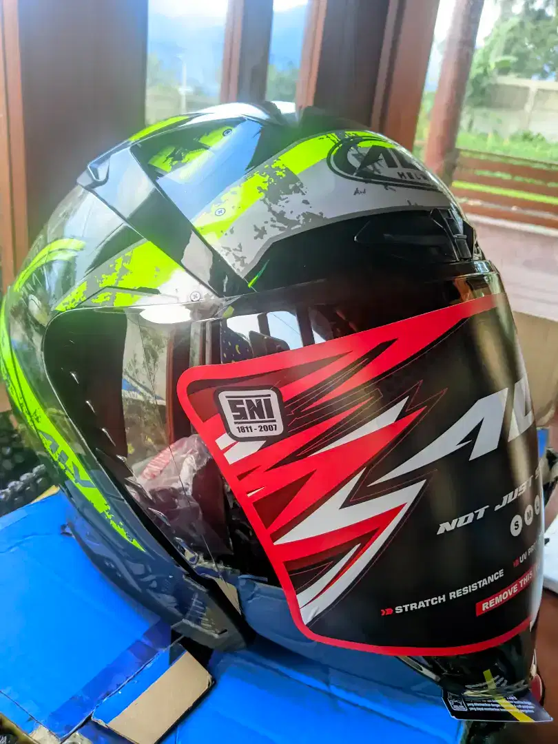 Helm alv ultron pro / cari bt apa tt