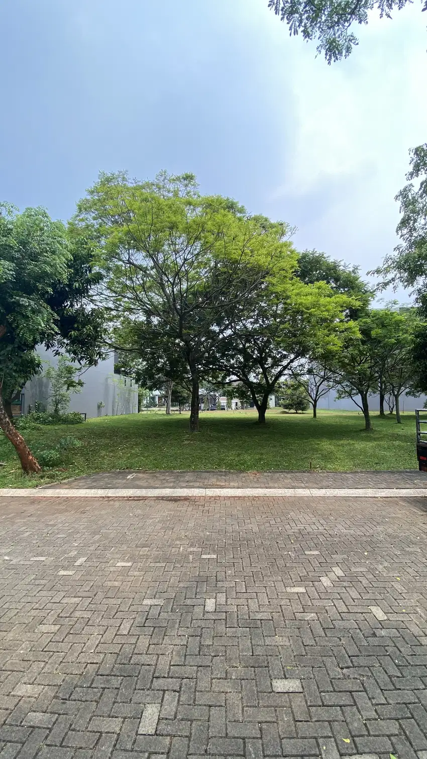 DIJUAL KAVLING BADAN DE PARK BSD BARANG LANGKA 300 METER HADAP TAMAN