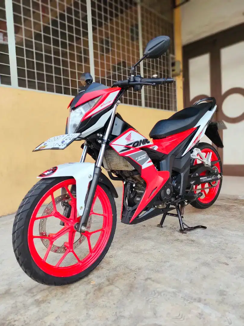 Honda Sonic / Sonic 150R 2023, Red Premium Metalic, Unit Mulus.