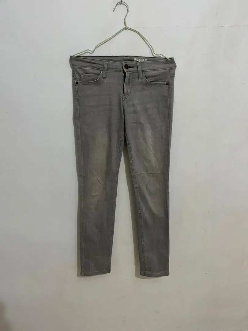 Jeans Abu Uniqlo