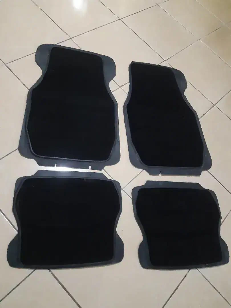 Karpet mobil universal antik bahan karet beludru