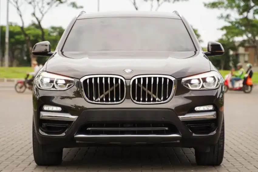 BMW X3 xDrive20i Luxury G01 2019 GLC X5 GLA X1 320 CRV 330 CX5 520