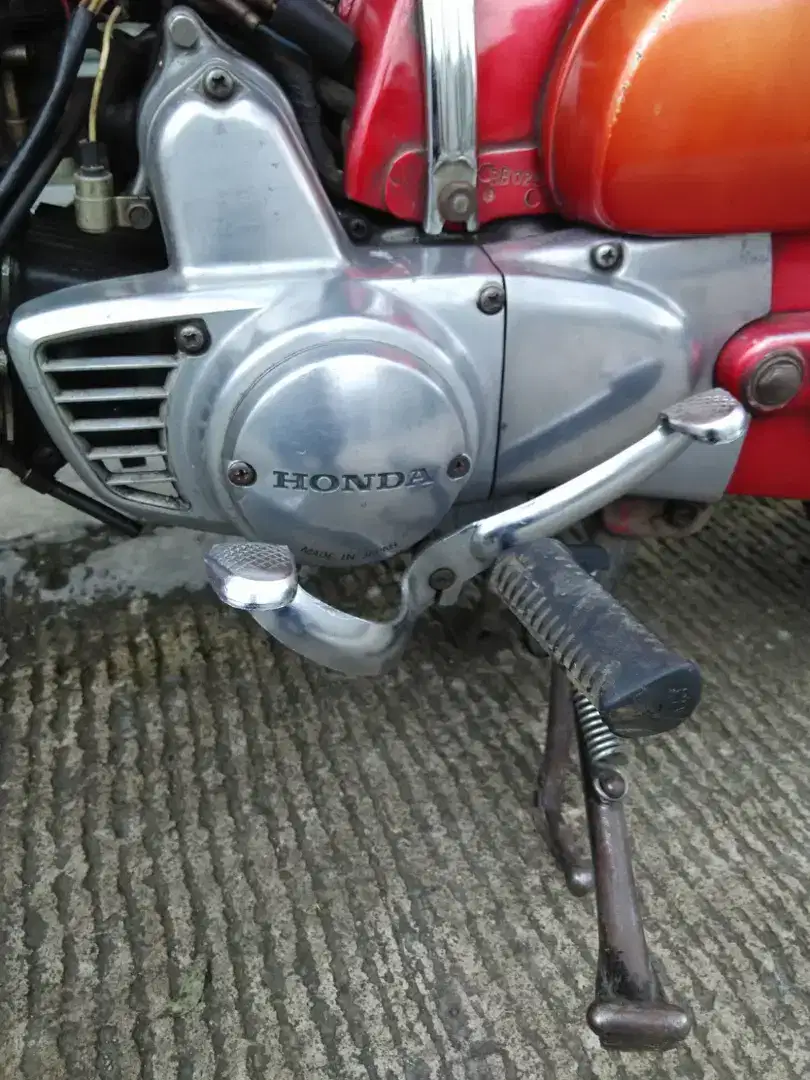 Honda Bebek Merah C70 1975