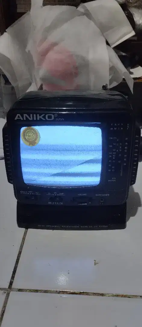 Aniko Mini Personal TV with AM, FM Radio