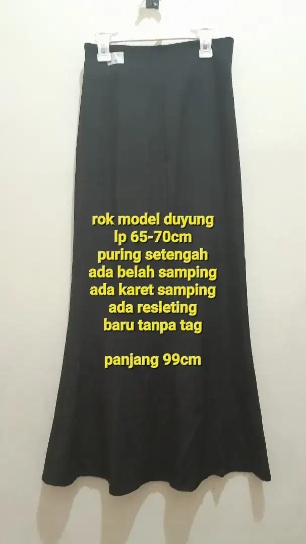 Rok duyung hitam size M