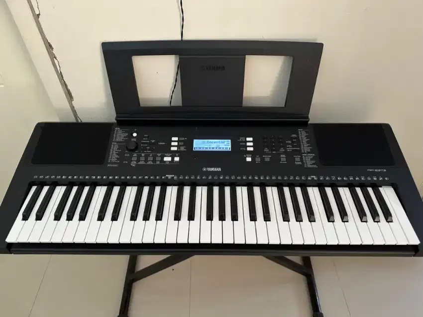 Yamaha psr e373