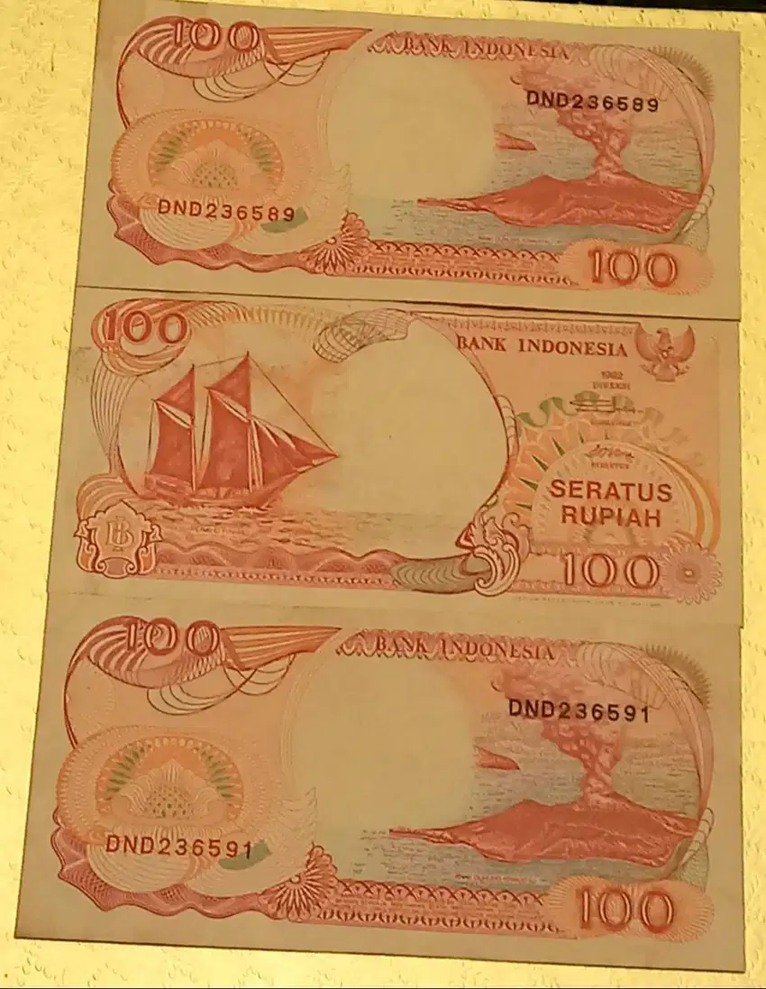 3 Lbr Uang Kertas 100 Rp(P. PHINISI) th.1992