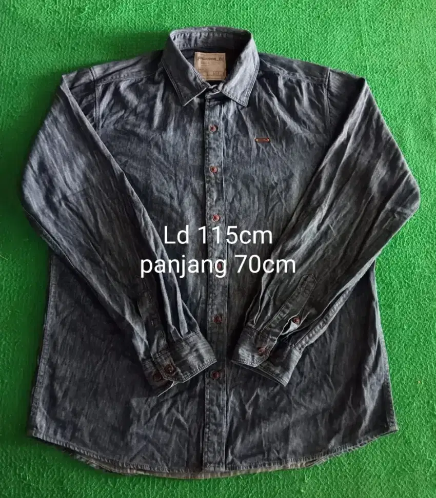 Kemeja denim people size  L fit xl