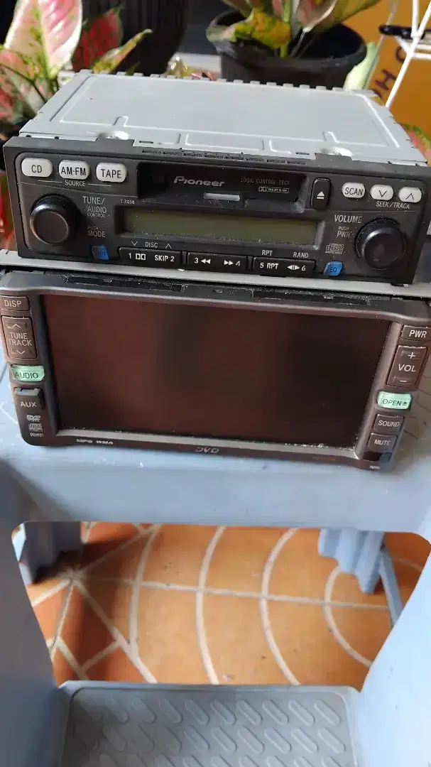 Dijual aja x ada yg mau