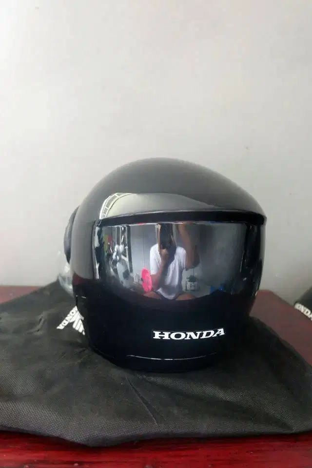 Dijual Helm Honda PCX/Vario 160 Baru Bawaan Dealer